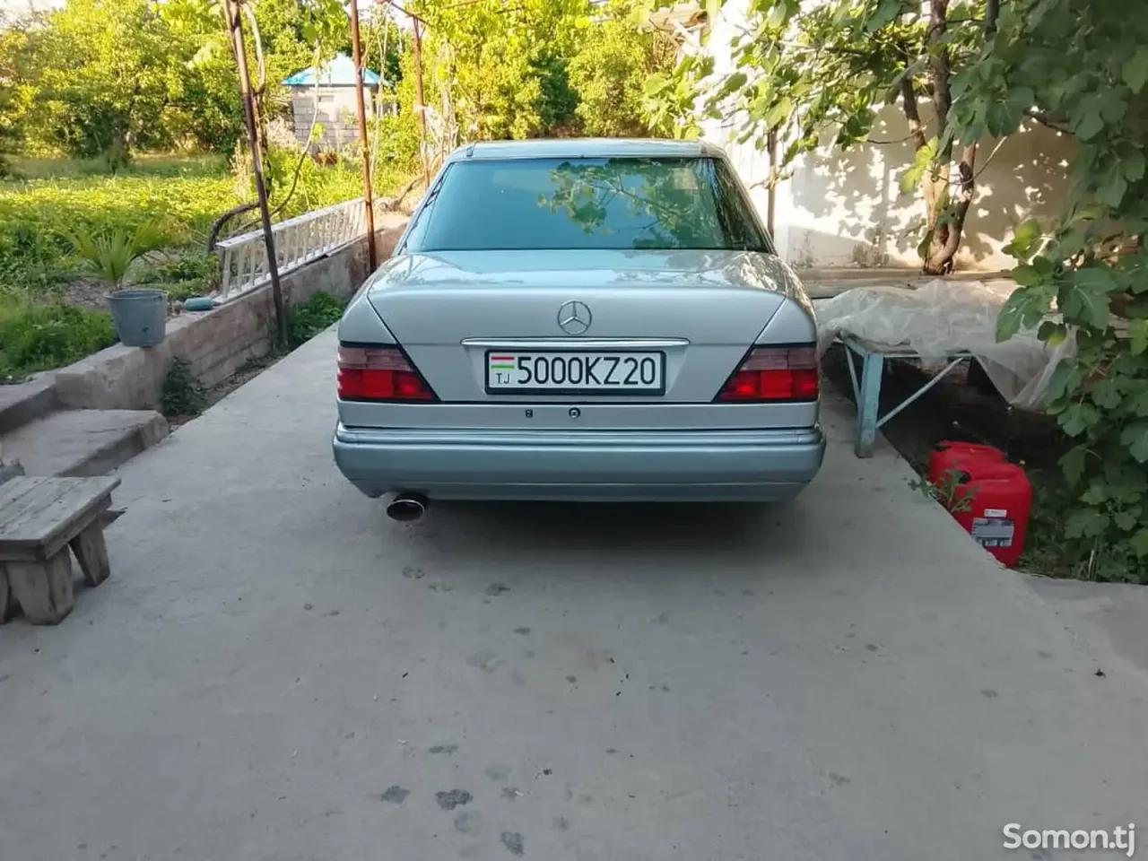 Mercedes-Benz W124 1995 · 2.2 MT