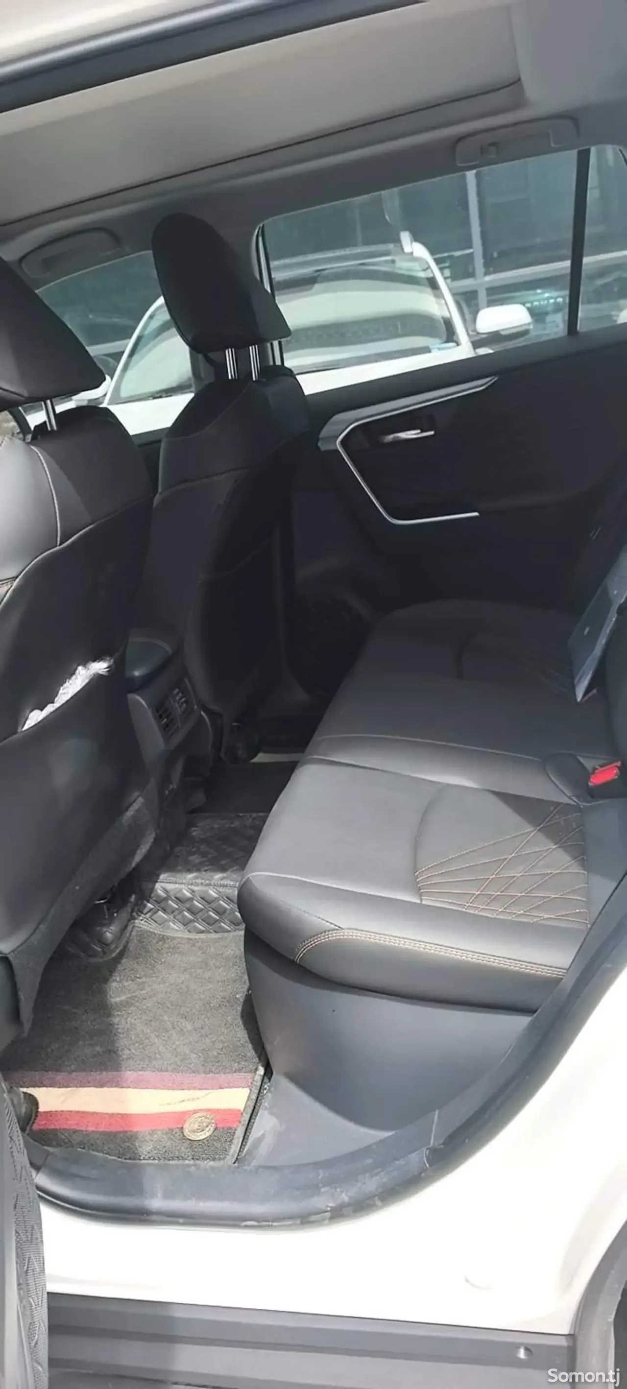 Toyota RAV 4 2025 · 2.5 AT