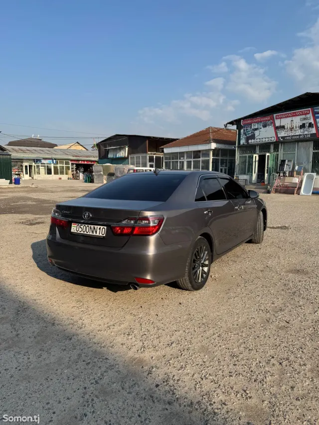 Toyota Camry 2015 · 2.5 AT