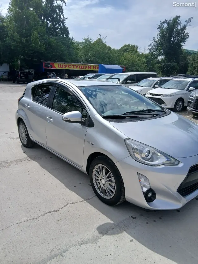Toyota Aqua 2015 · 1.5 AT
