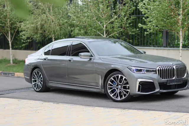 BMW 7 series 2017 · 4.0 AT