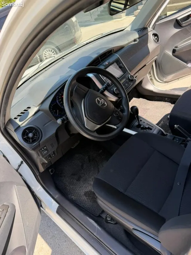 Toyota Fielder 2017 · 1.5 AT