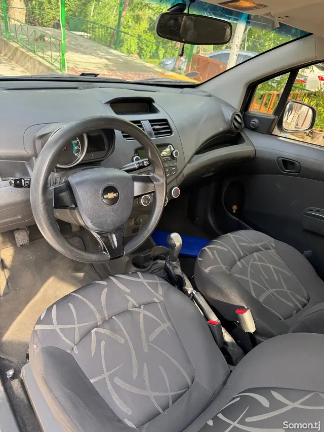 Chevrolet Spark 2014 · 1.0 MT
