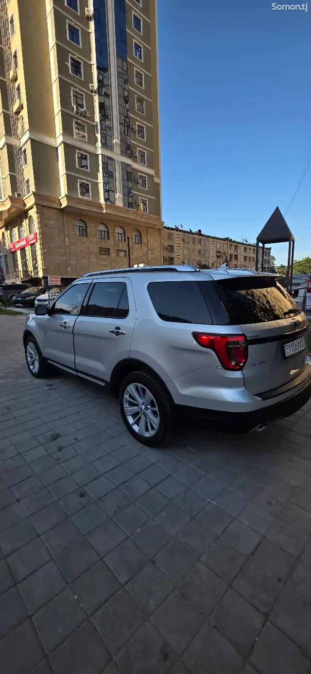 Ford Explorer 2019 · 3.5 AT