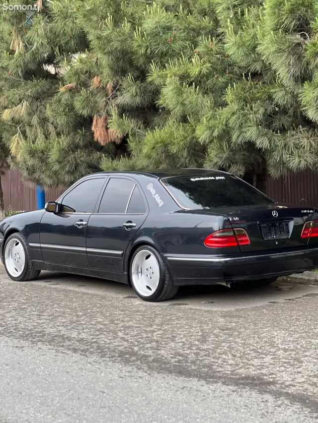 Mercedes-Benz E class 2001 · 4.3 AT