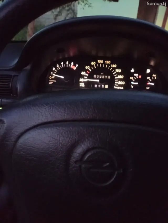 Opel Astra F 1997 · 1.6 MT