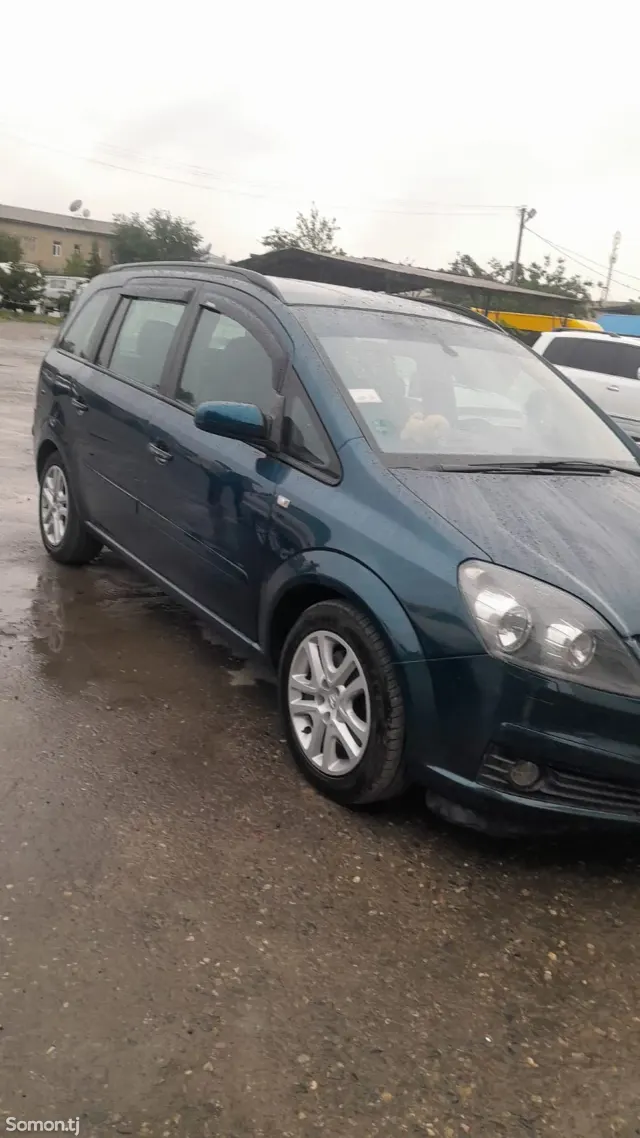 Opel Zafira 2006 · 2.2 AT