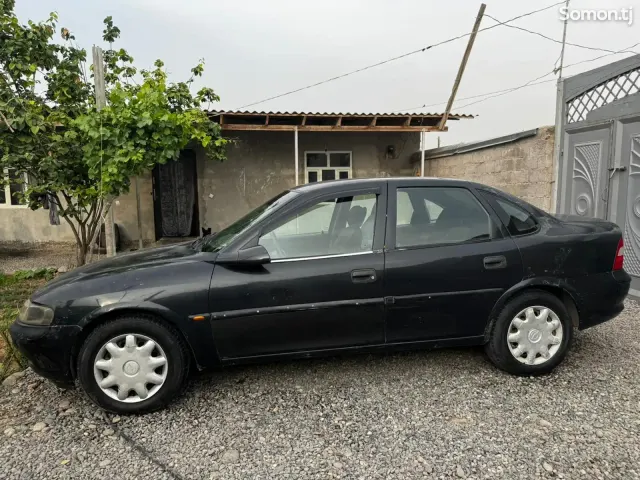 Opel Vectra B 1996 · 0.6 MT