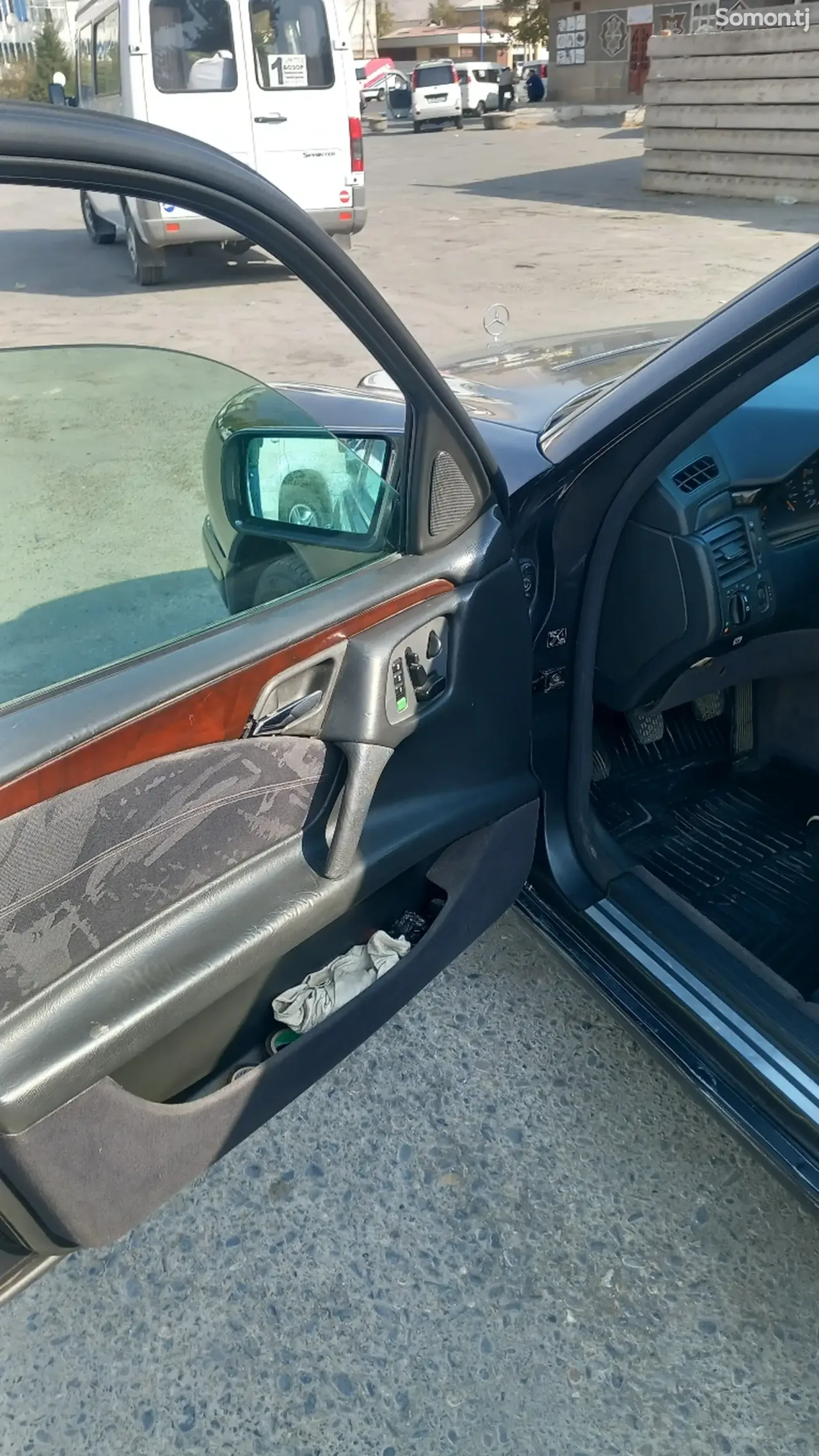 Mercedes-Benz E class 1996 · 2.0 MT