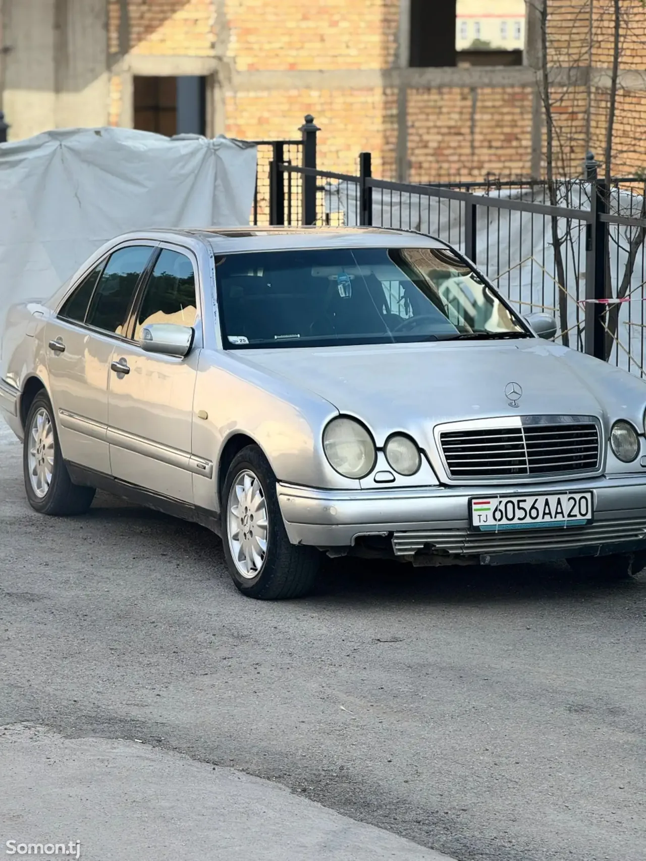Mercedes-Benz E class 1997 · 2.3 AT
