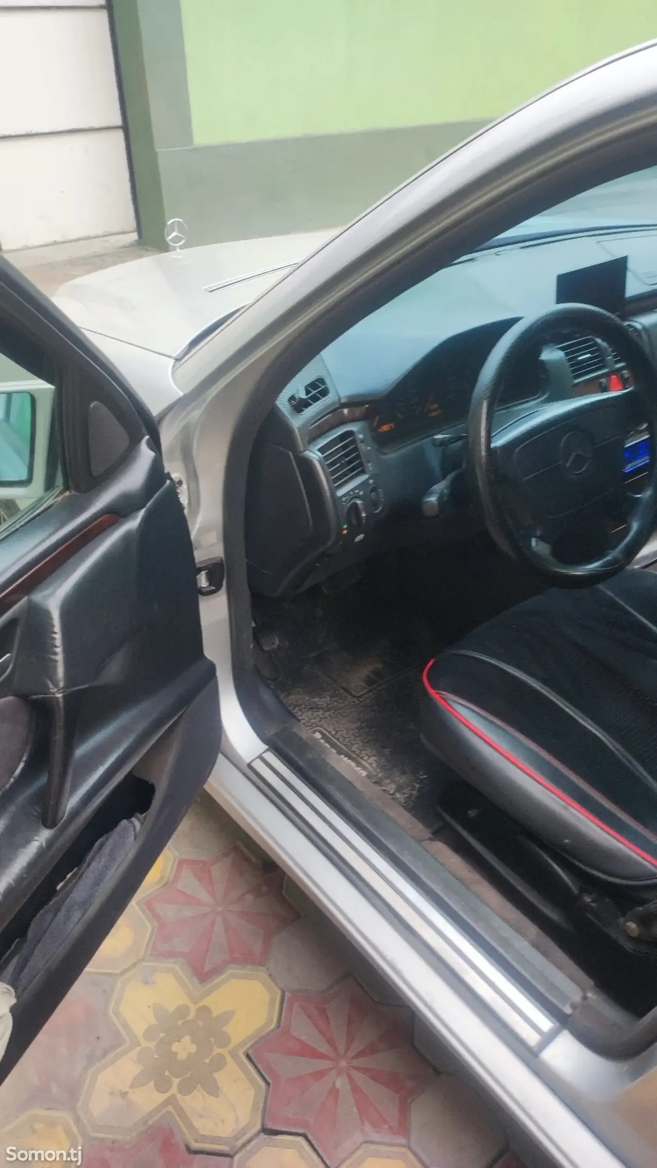 Mercedes-Benz E class 1997 · 2.2 AT