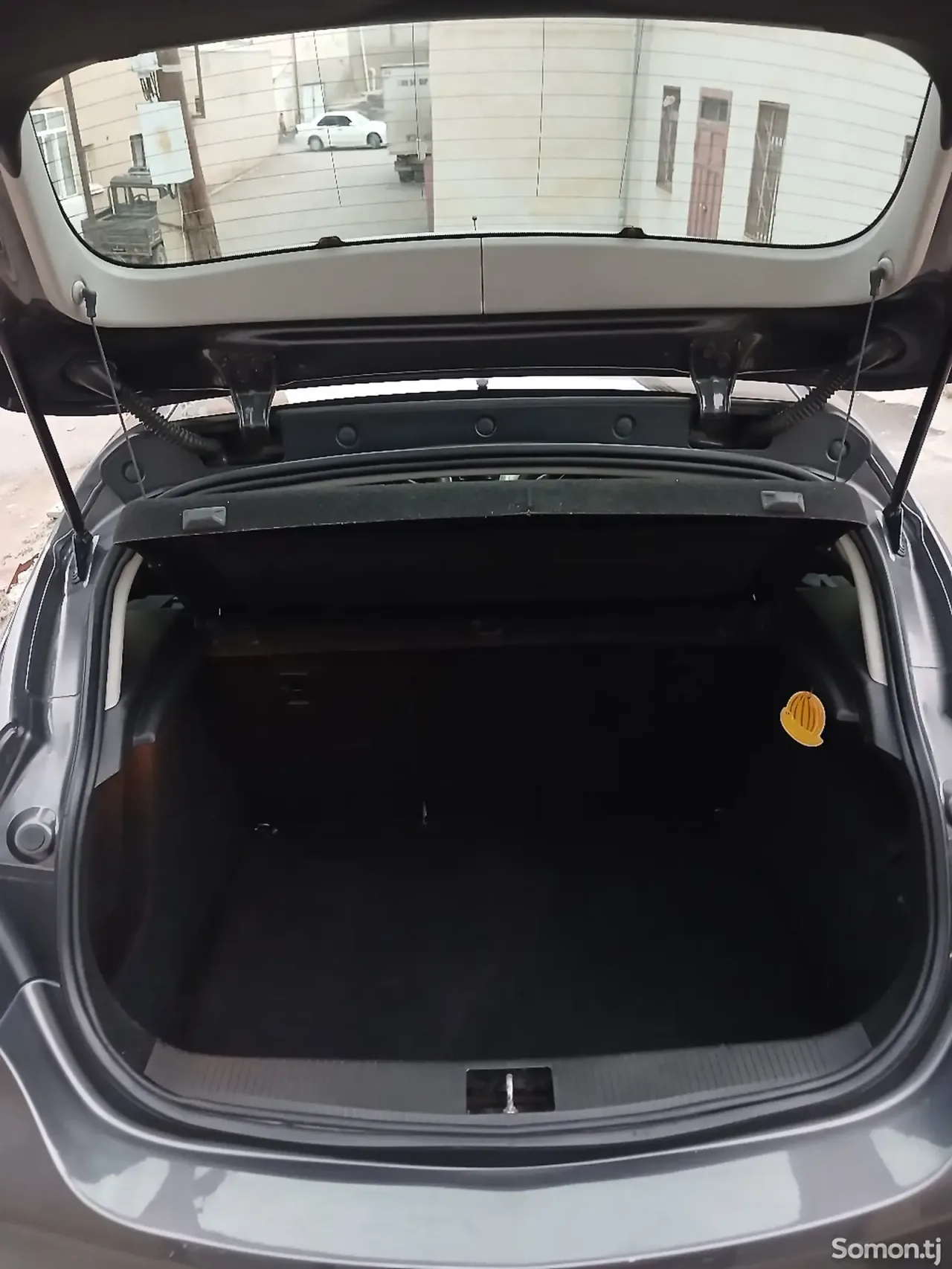 Opel Astra J 2011 · 1.7 MT