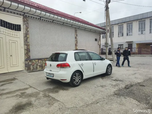 Volkswagen Golf 2011 · 2.0 AT