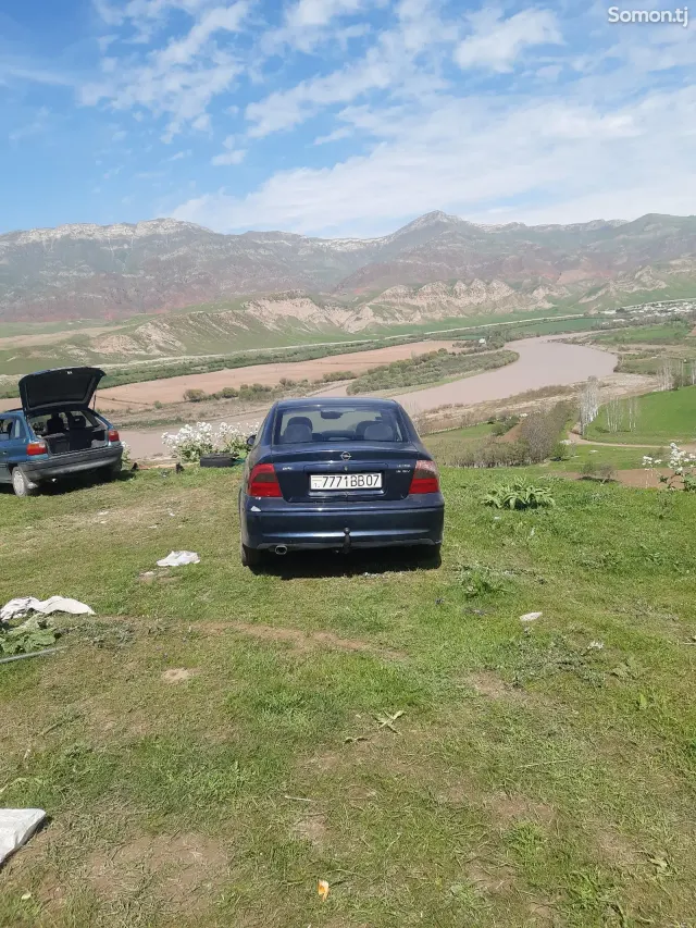 Opel Vectra B 2000 · 1.6 MT