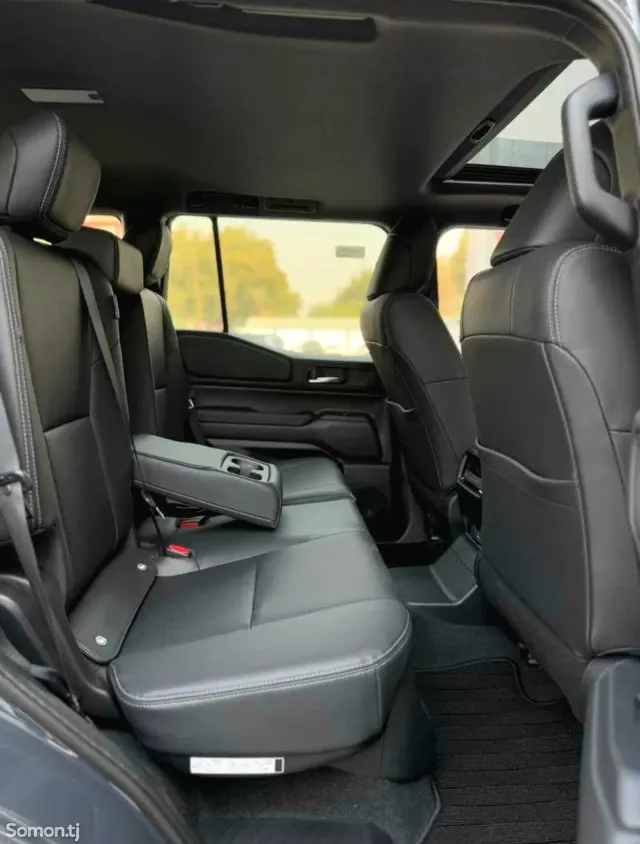 Toyota Land Cruiser Prado 2026 · 2.4 AT