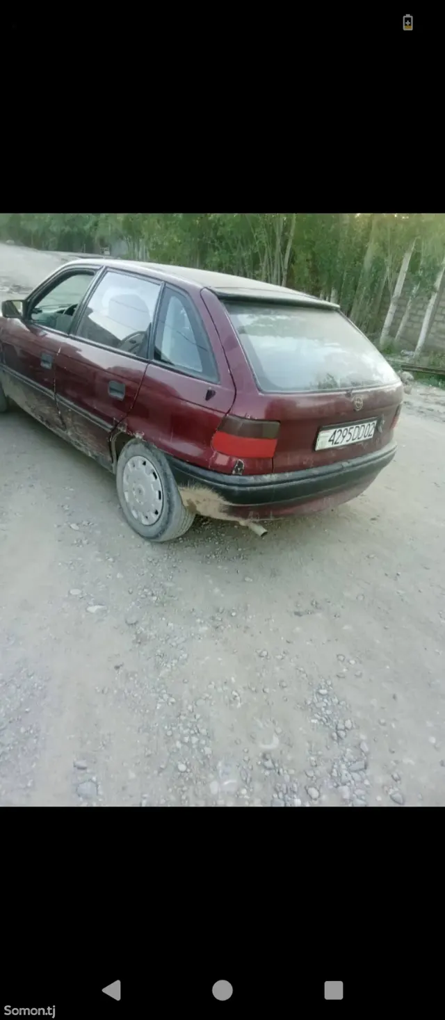 Opel Astra F 1991 · 1.4 MT