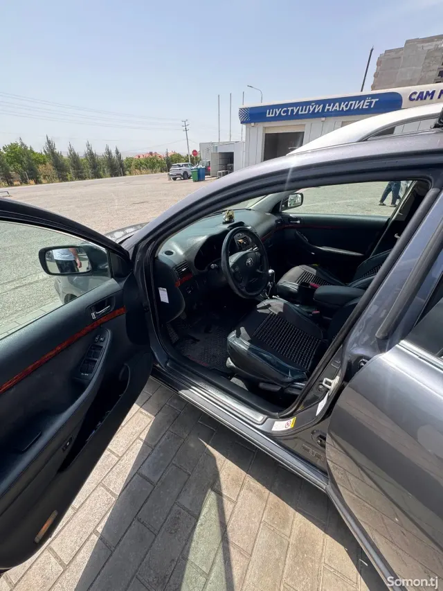 Toyota Avensis 2006 · 1.8 MT