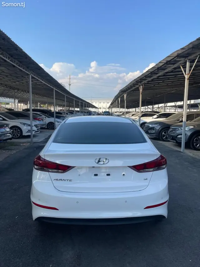Hyundai Avante 2017 · 1.6 AT