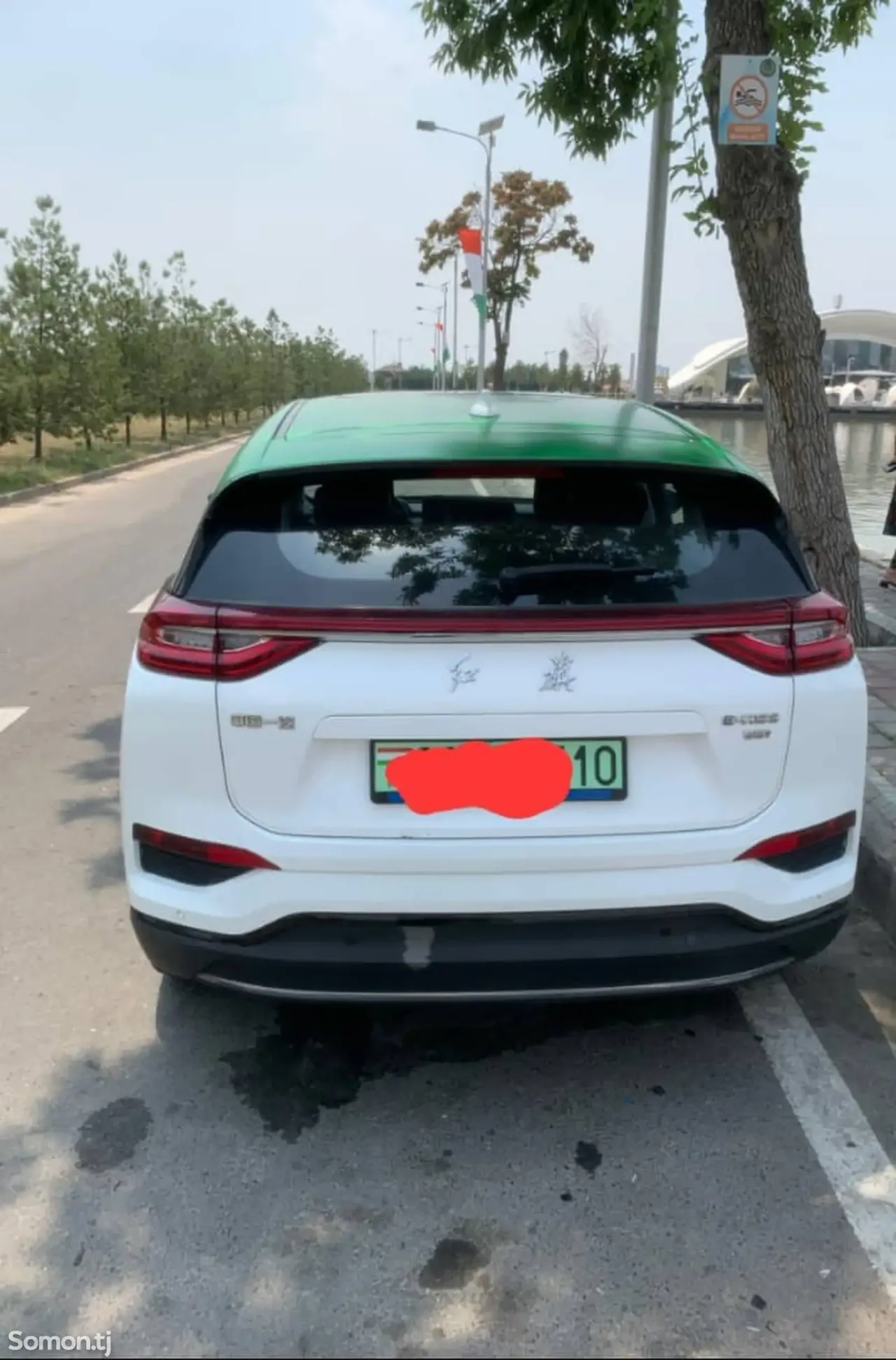 Hongqi E-HS3 2020 · AT
