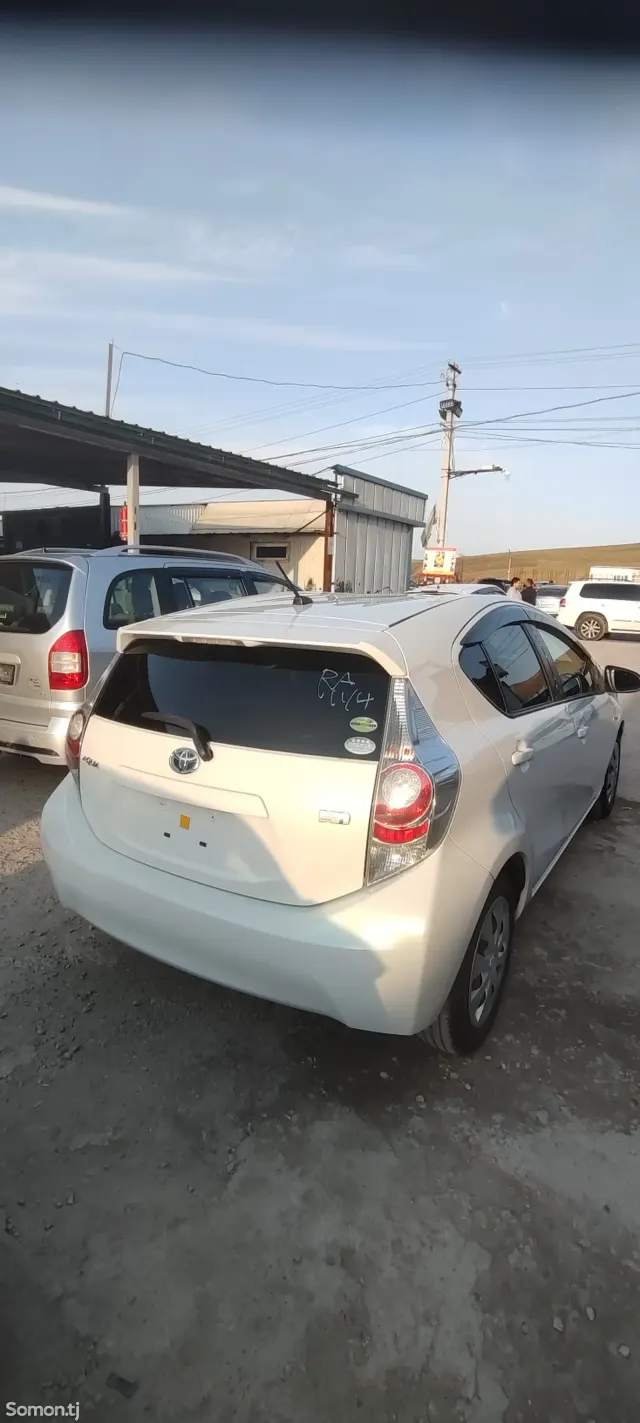 Toyota Aqua 2014 · 1.5 AT