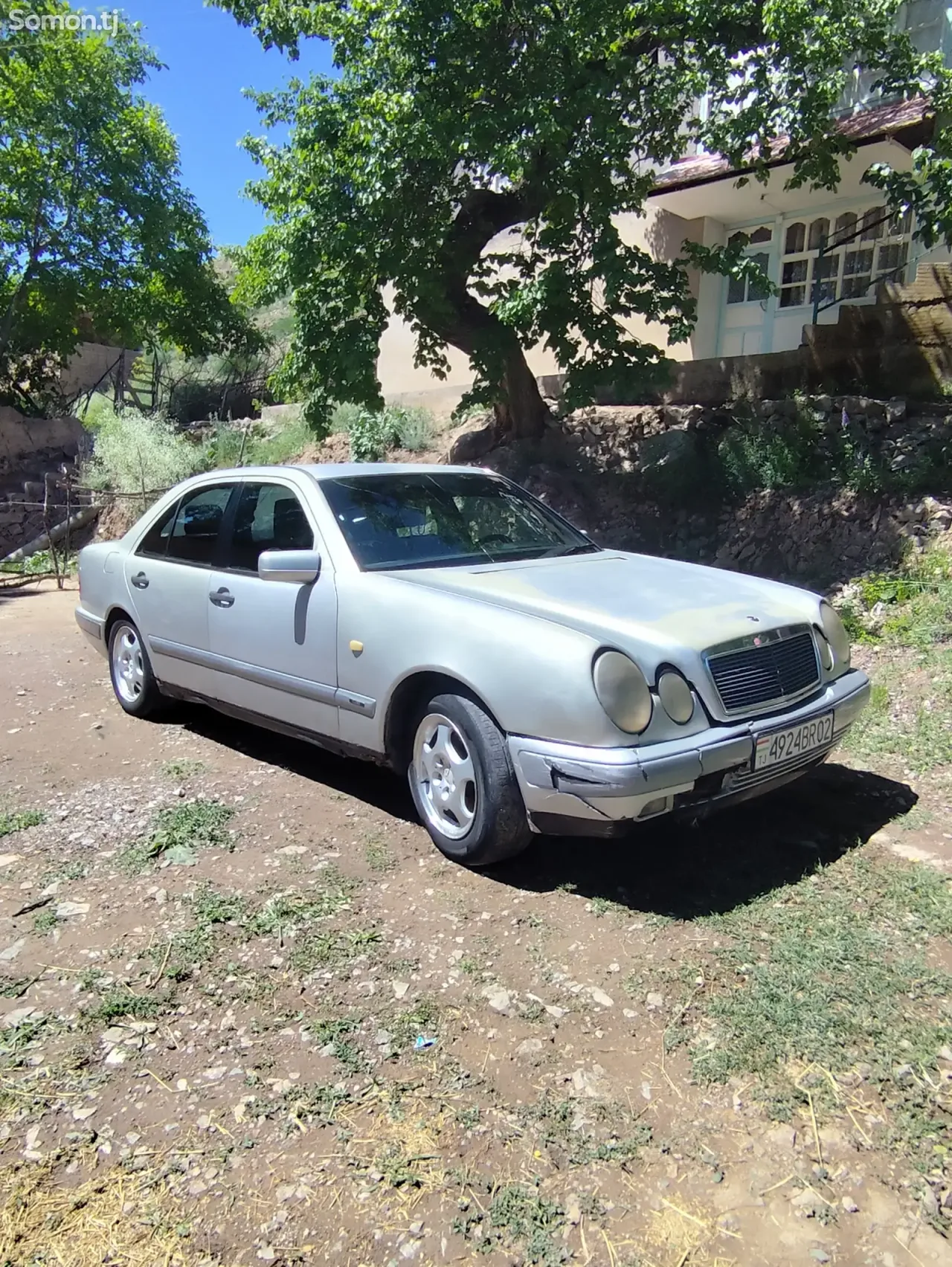 Mercedes-Benz E class 1996 · 2.2 MT