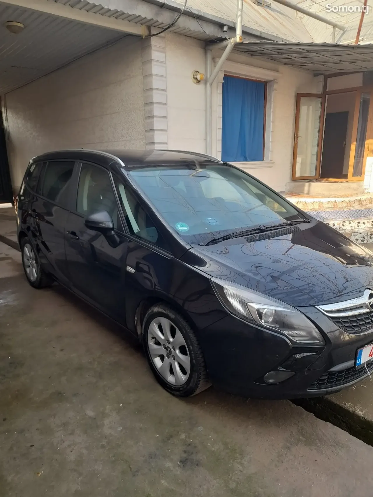 Opel Zafira 2015 · 2.0 MT
