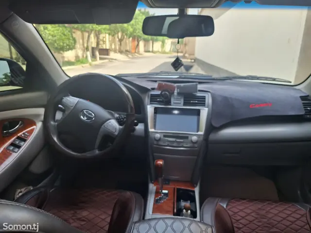 Toyota Camry 2010 · 2.4 AT