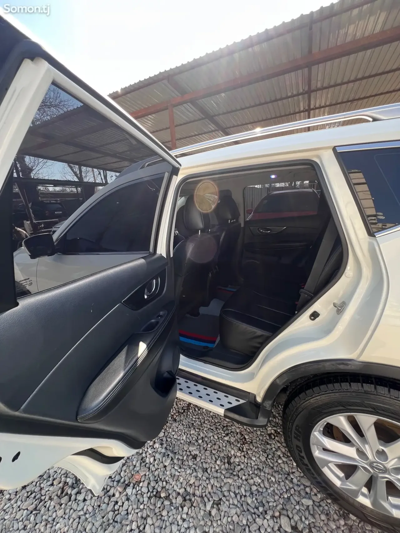 Nissan X-Trail 2015 · 2.5 AT