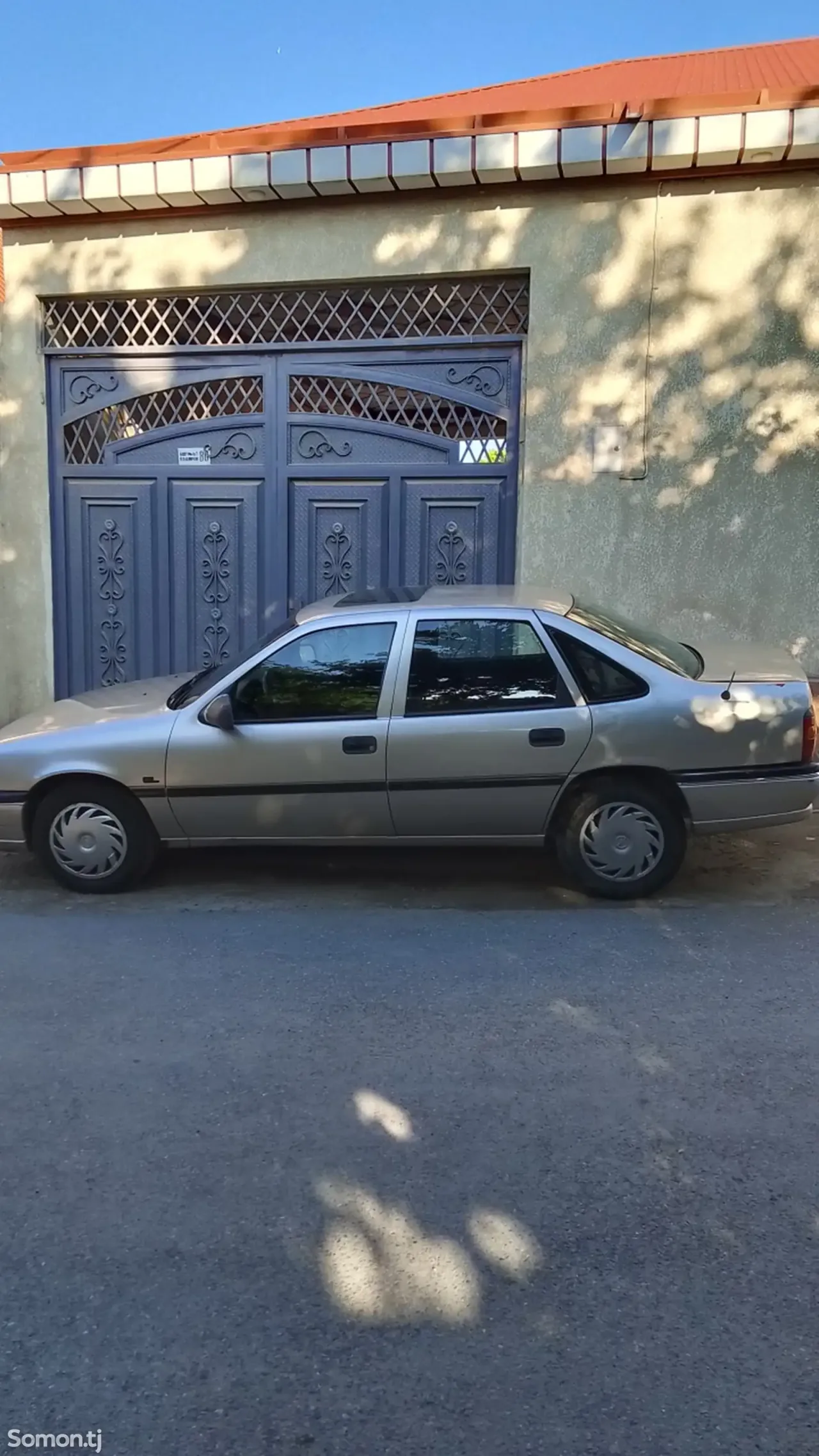 Opel Vectra A 1993 · 1.6 MT