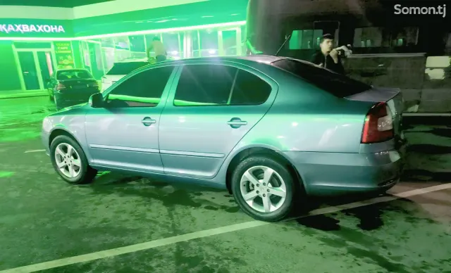 Skoda Superb 2011 · 1.1 AT