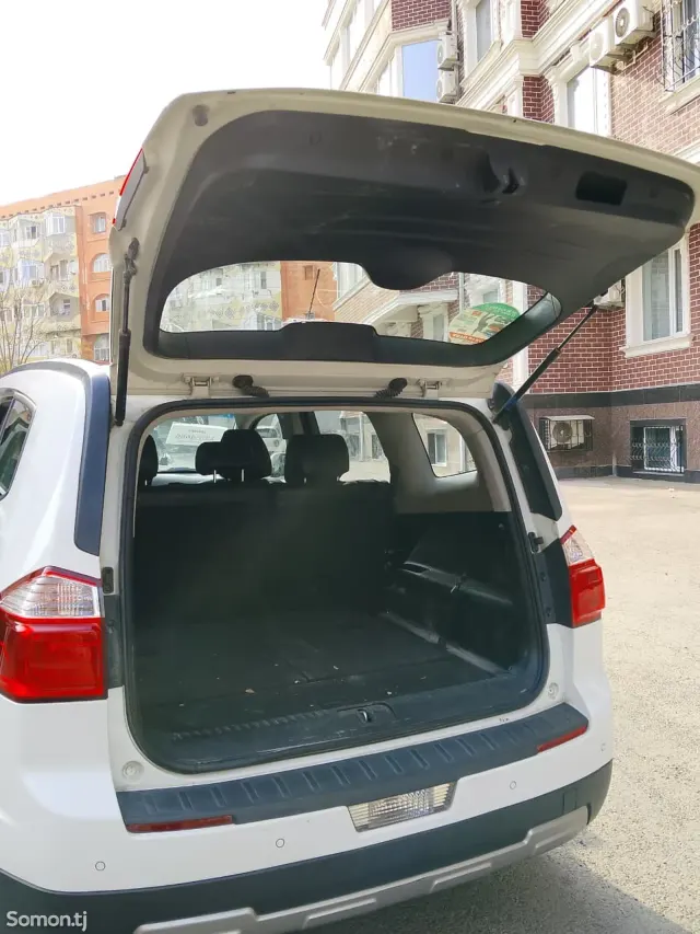 Chevrolet Orlando 2015 · 2.0 AT