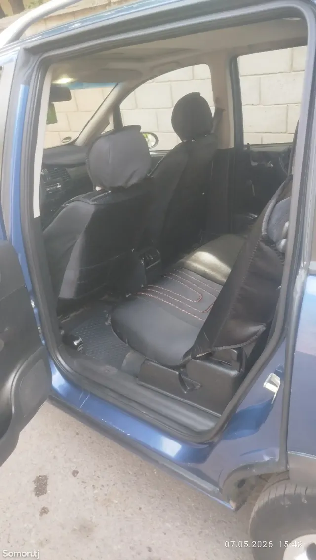 Opel Zafira 2002 · 2.2 AT