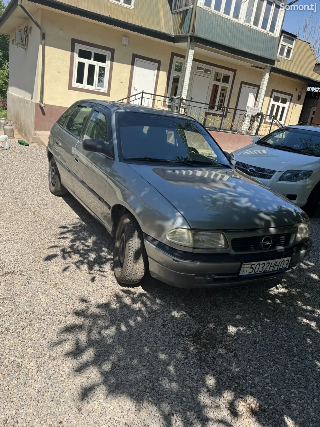 Opel Astra F 1995 · 1.6 MT