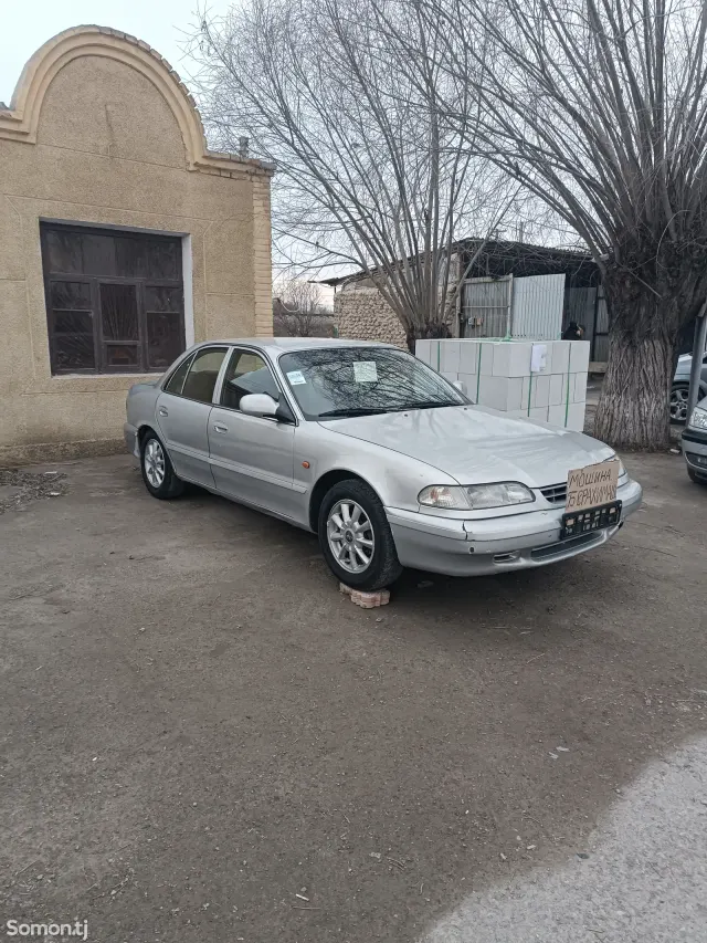Hyundai Sonata 1999 · 2.2 MT