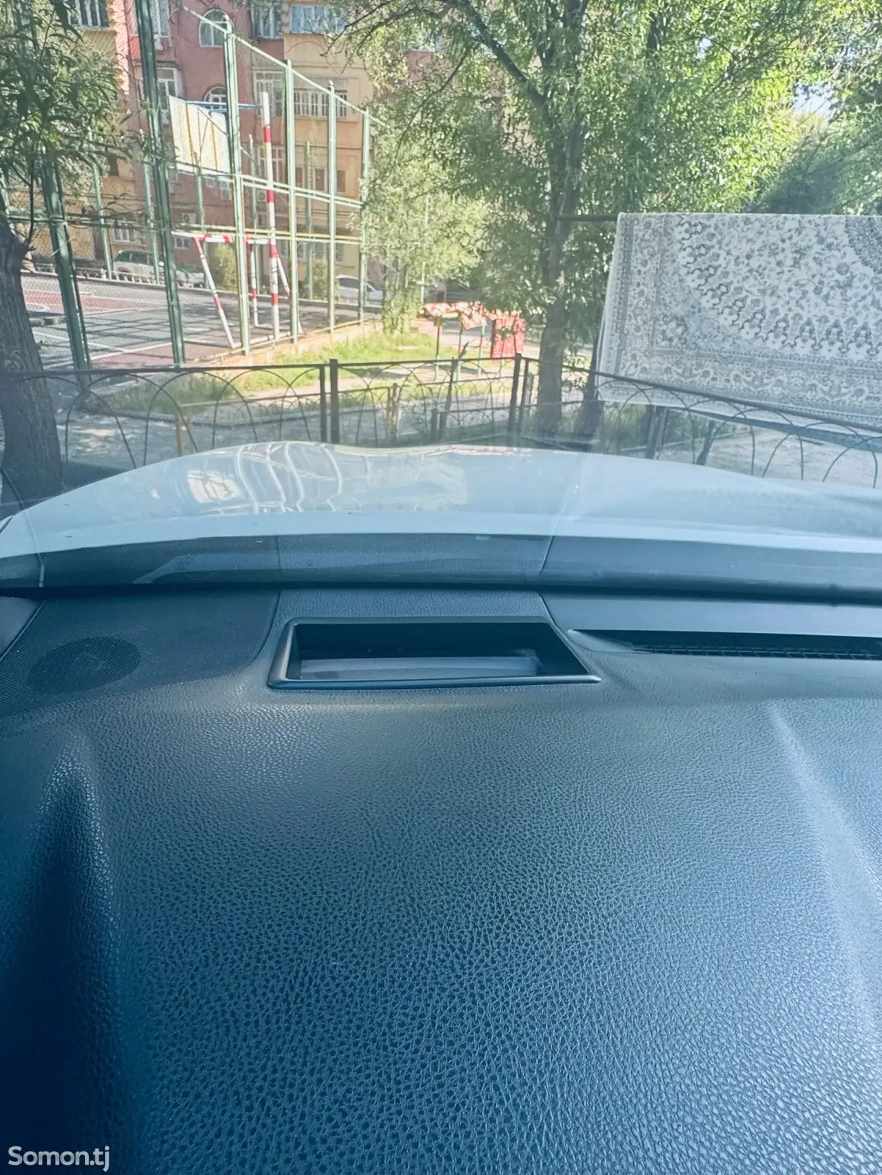 Toyota Camry 2018 · 3.5 AT