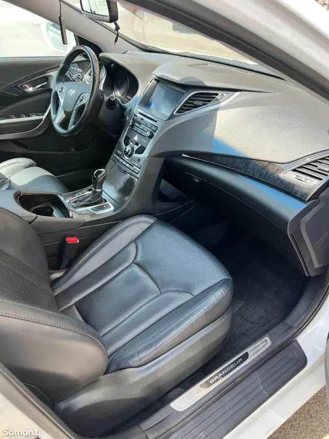 Hyundai Grandeur 2014 · 2.4 AT
