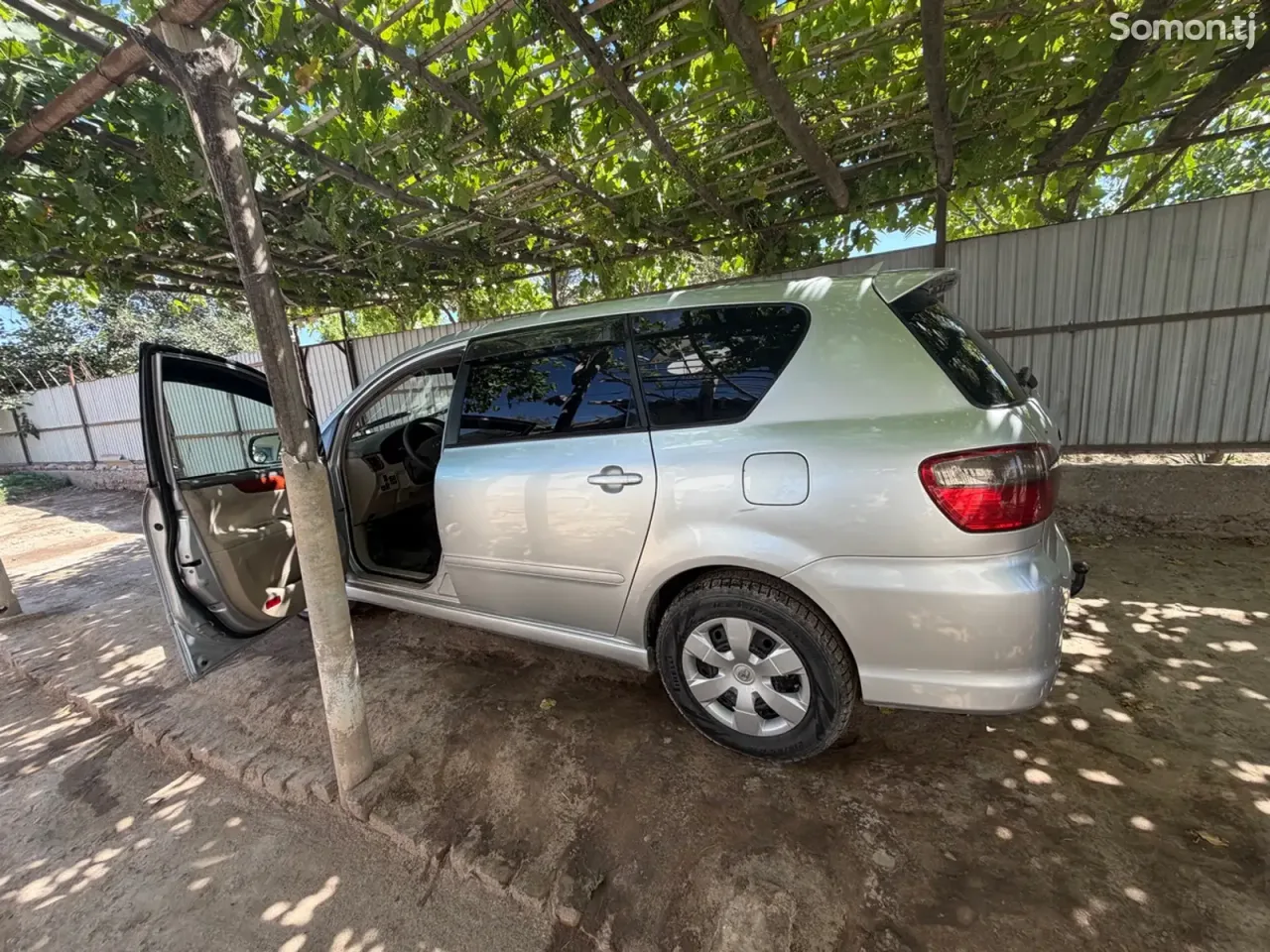 Toyota Ipsum 2007 · 2.4 MT