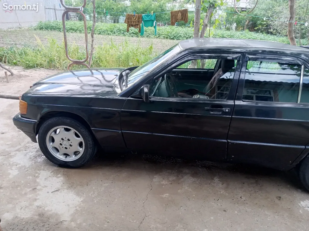 Mercedes-Benz W201 1991 · 1.8 MT