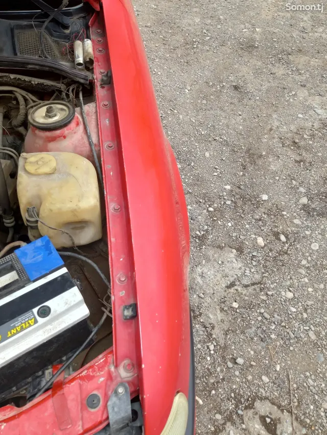 Opel Vectra A 1993 · 1.6 MT