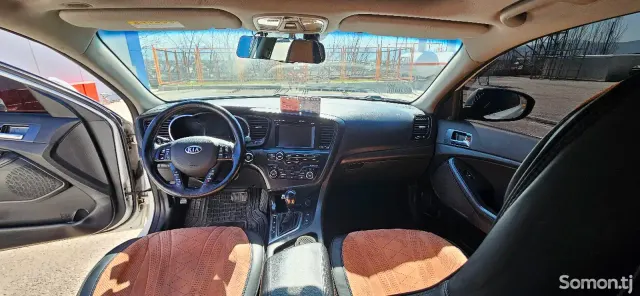 Kia K5 2011 · 2.0 AT