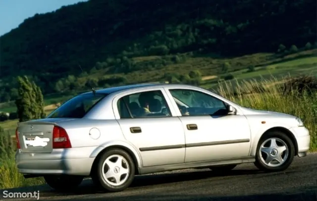 Opel Astra G 2000 · 1.8 MT