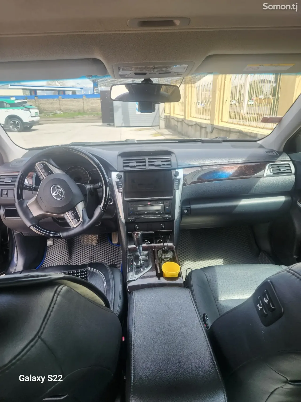 Toyota Camry 2016 · 2.0 AT