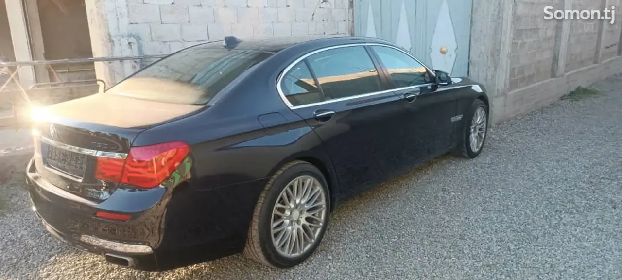 BMW 7 series 2011 · 4.4 AT