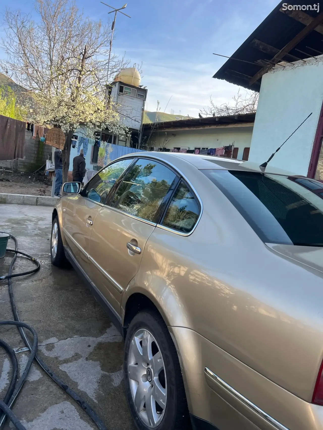 Volkswagen Passat 2003 · 2.3 AT