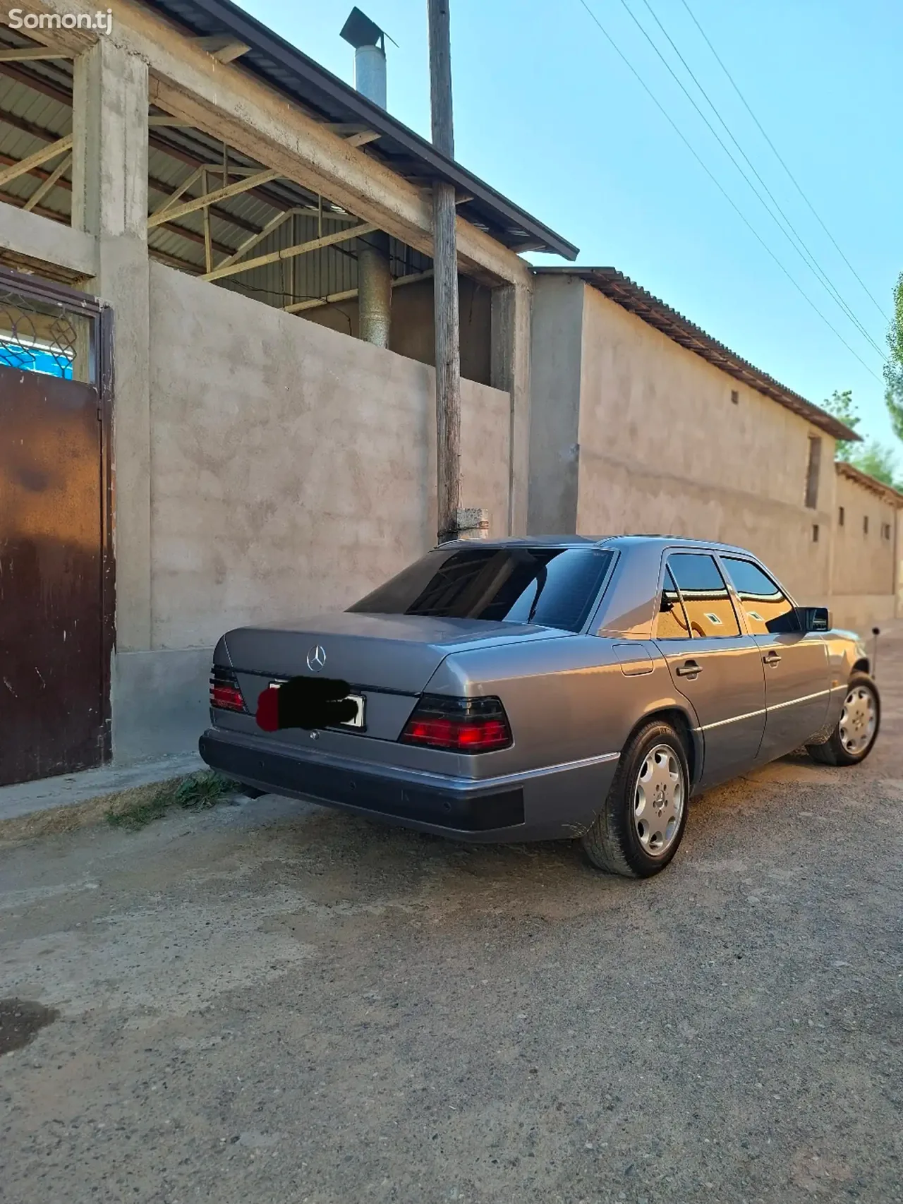 Mercedes-Benz W124 1994 · 2.0 MT