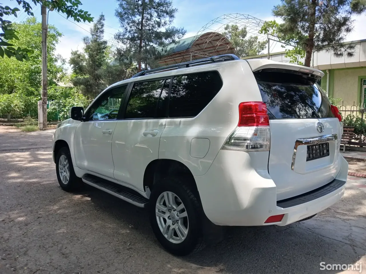 Toyota Land Cruiser Prado 2012 · 3.0 AT