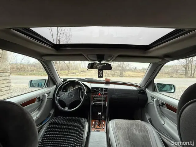 Mercedes-Benz C class 2000 · 2.8 AT