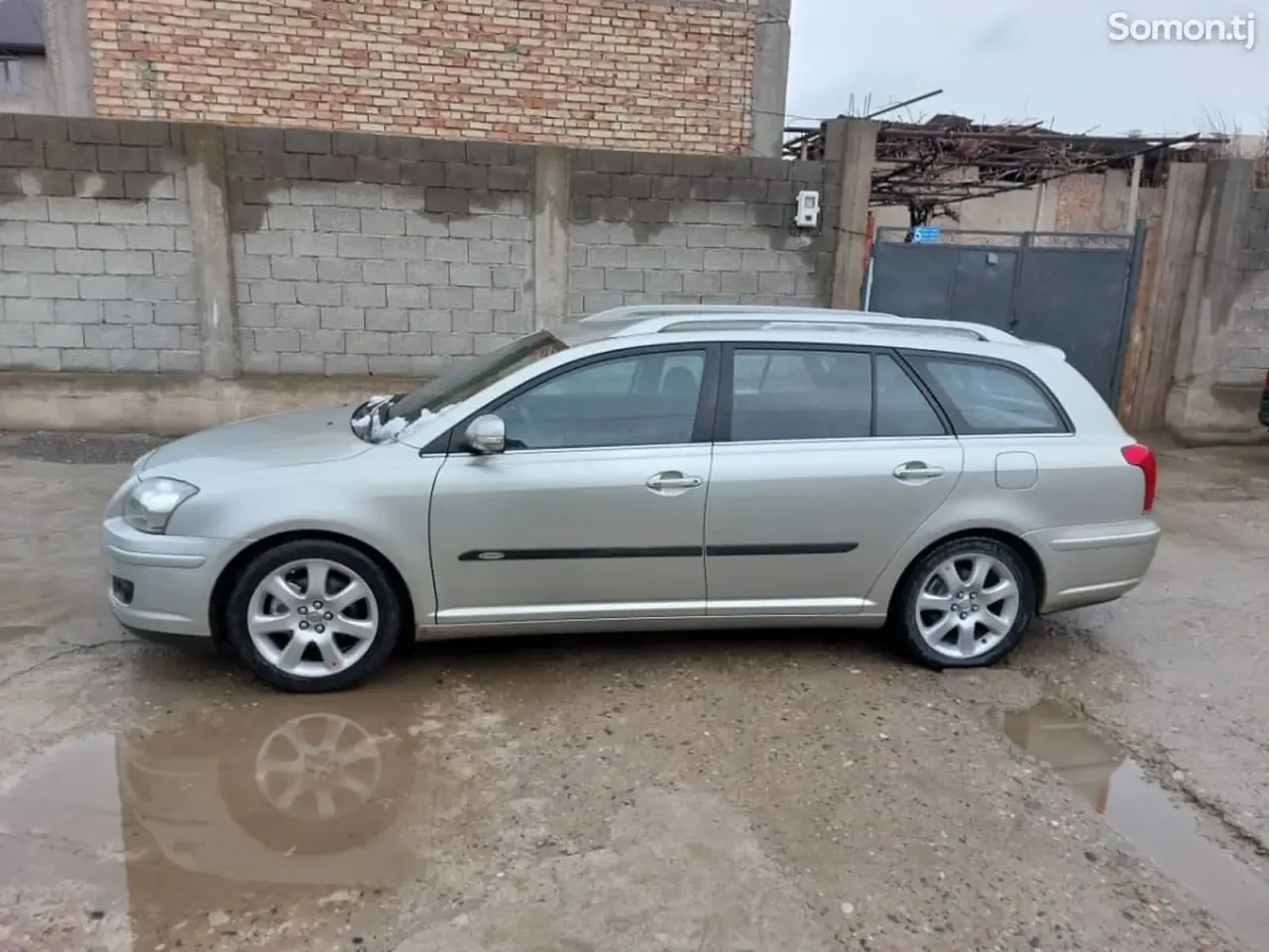 Toyota Avensis 2006 · 2.0 MT