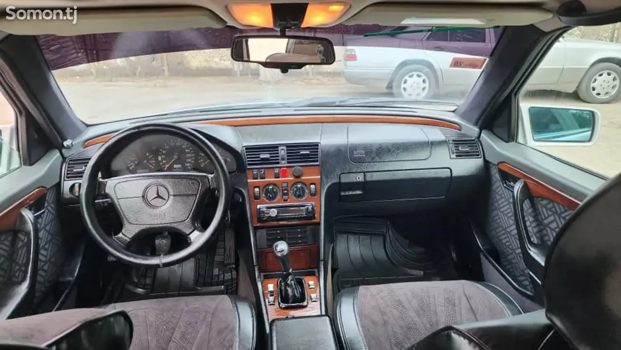 Mercedes-Benz C class 1995 · 1.8 MT