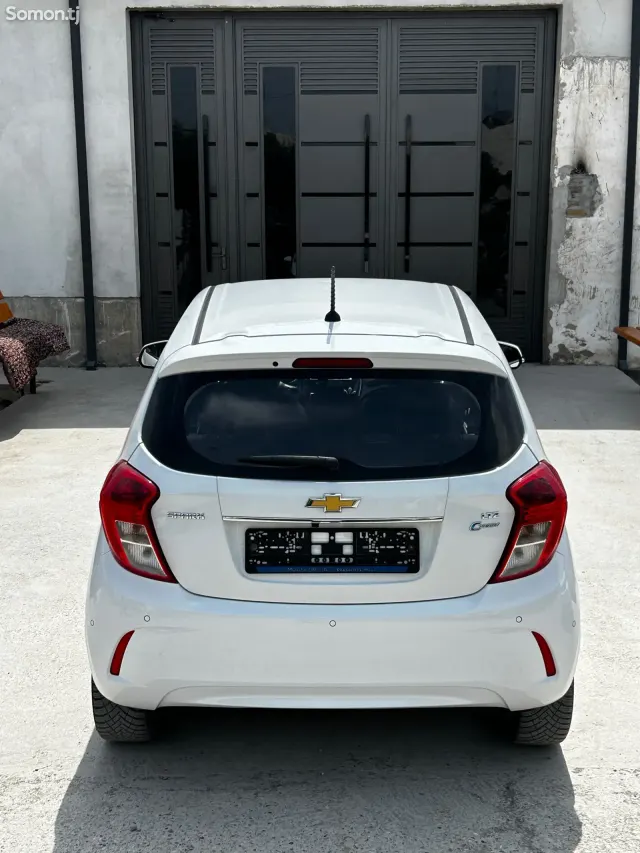 Chevrolet Spark 2016 · 1.3 AT